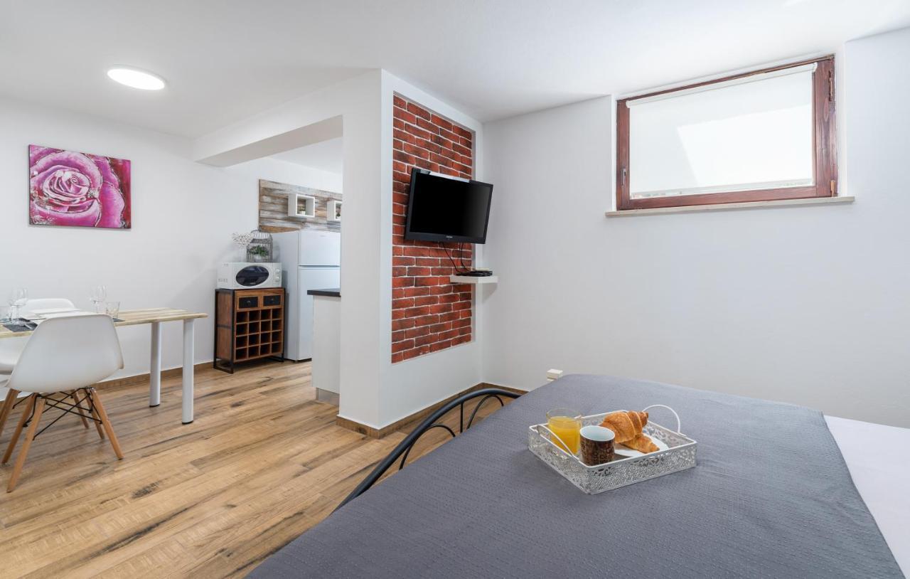 Apartments Ariana Umag Ngoại thất bức ảnh